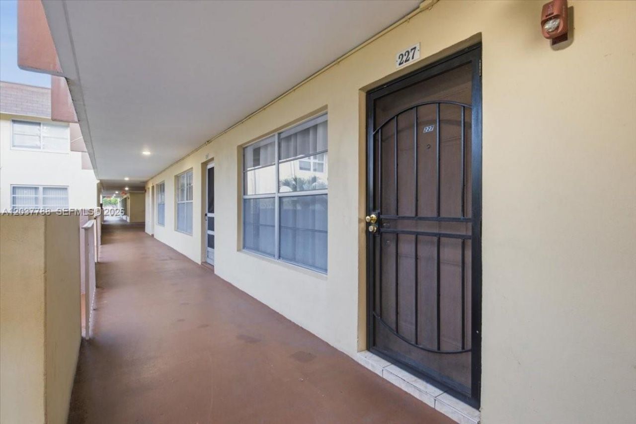 3071 NW 47th Ter, Unit 227, Lauderdale Lakes, FL 33313 Photo