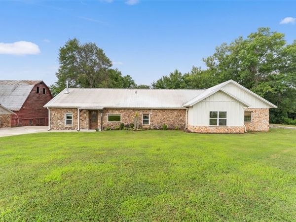 453 Goose Creek Road , Farmington, AR 72730