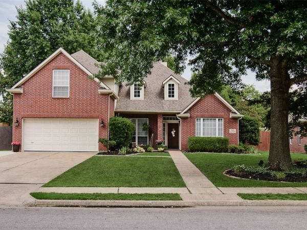 5203 S 45th Street, Rogers, AR 72758