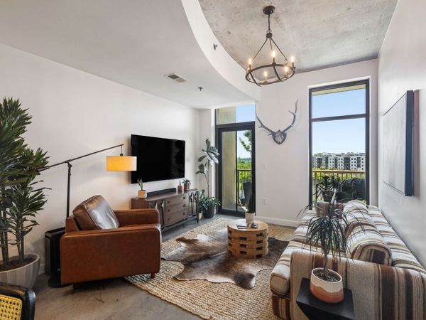 1510 Demonbreun St, Unit 701, Nashville, TN 37203