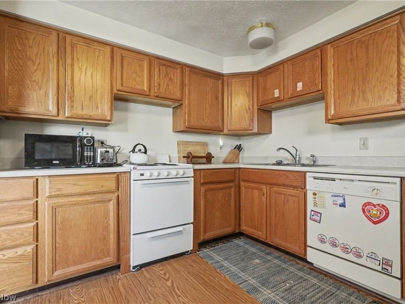 9040 Cambridge Drive , Northfield, OH 44067 Photo 10