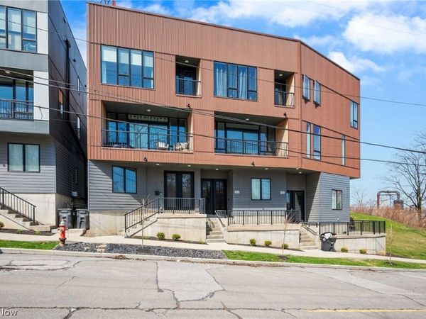 402 Jefferson Avenue , Cleveland, OH 44113