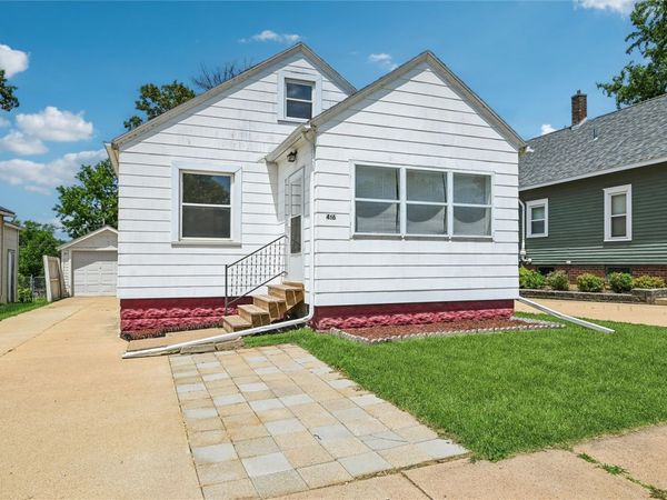 416 34th Street NE, Cedar Rapids, IA 52402