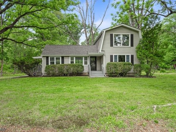 20 Cooper Ln, Chester, NJ 07930