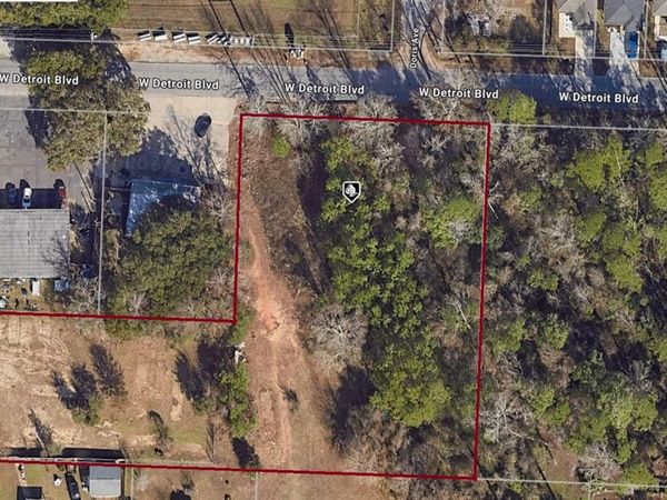 800 W DETROIT BOULEVARD, PENSACOLA, FL 32534