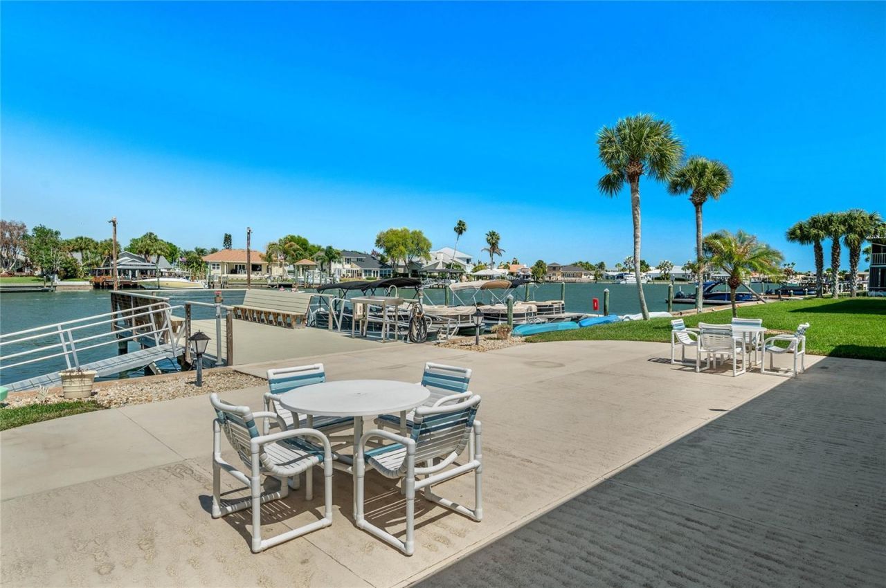 315 N Causeway, Unit C-402, New Smyrna Beach, FL 32169 Photo