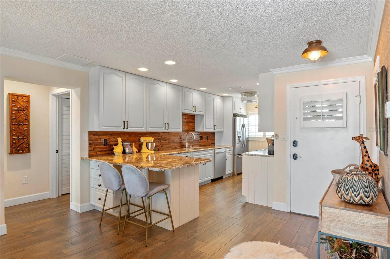 315 N Causeway, Unit C-402, New Smyrna Beach, FL 32169 Photo