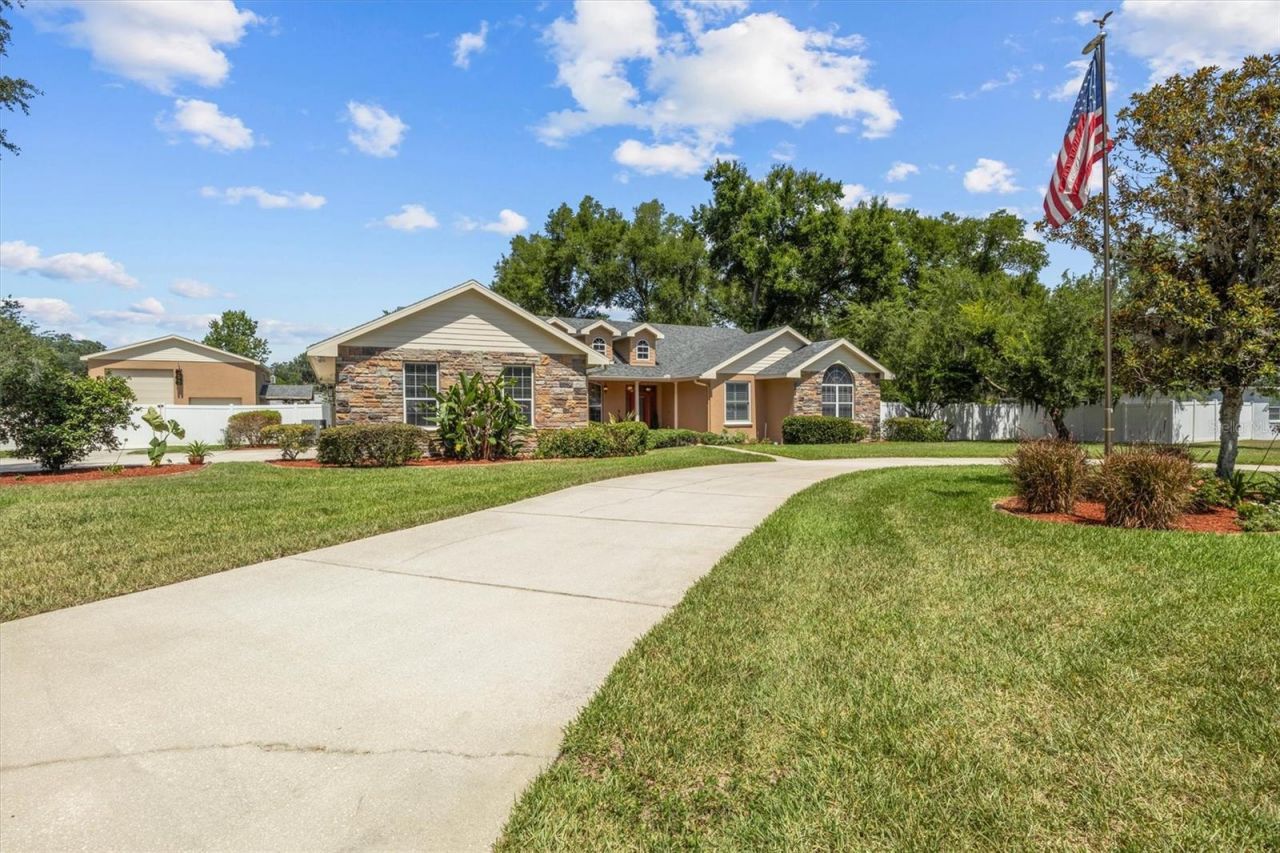 615 N Oak Avenue , Fort Meade, FL 33841 Photo