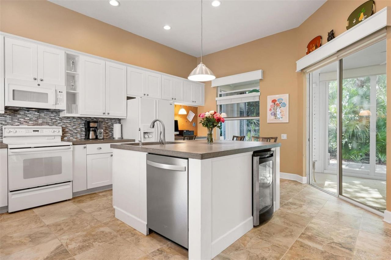 102 Braemar Avenue, Venice, FL 34293 Photo