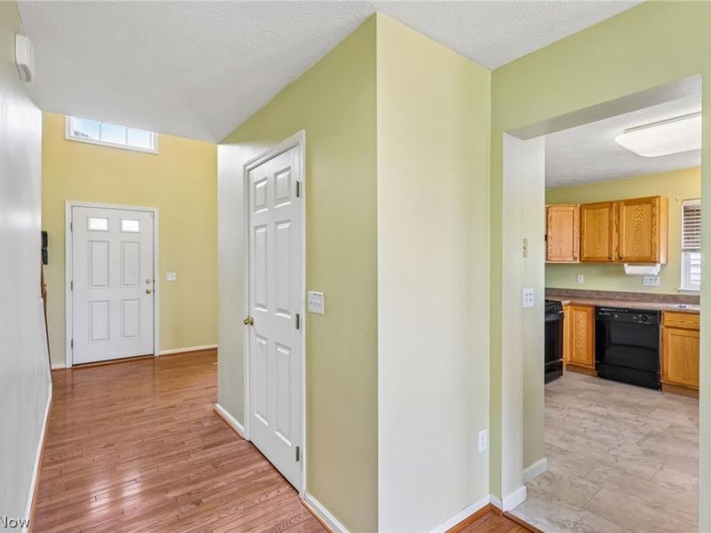 385 Deep Creek Circle , Northfield Center, OH 44067 Photo 19