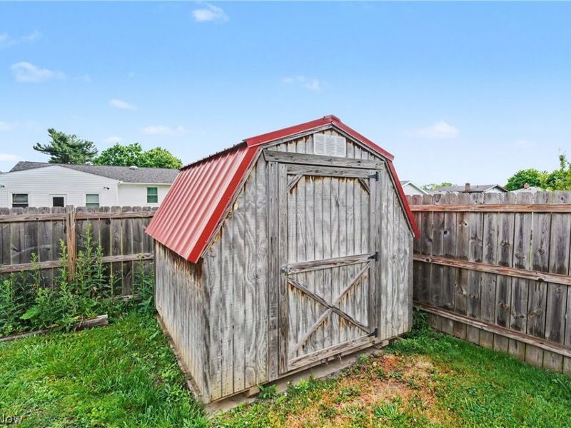 577 Geneva Avenue, Struthers, OH 44471 Photo 33