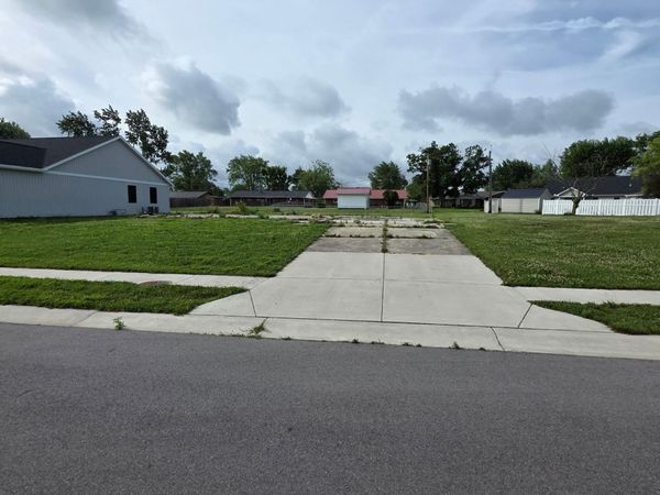 701 Englewood Drive, Winchester, IN 47394