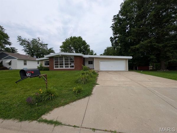 34 Wilshire Drive , Fairview Heights, IL 62208
