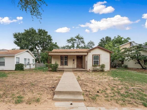 6617 Greenlee Street, Fort Worth, TX 76112