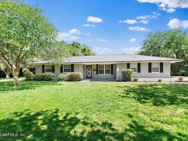 560 MANDALAY Road, Jacksonville, FL 32216