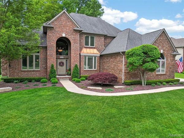 34380 Dante Drive, Chesterfield Twp, MI 48047