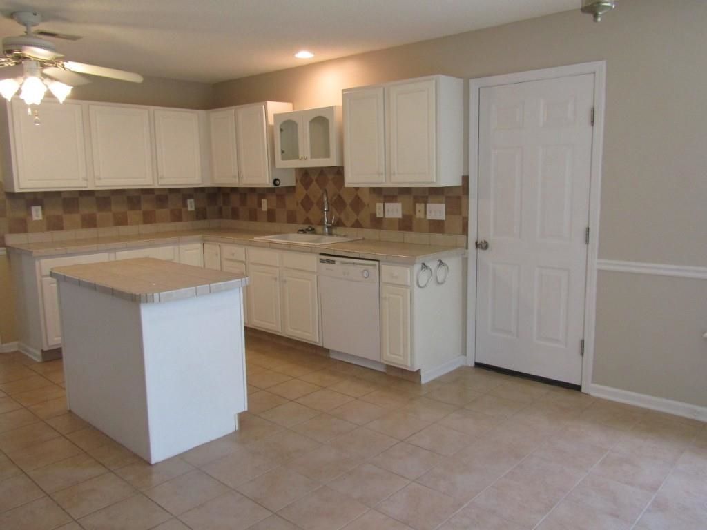 2208 Seaford Dr.  Photo 5