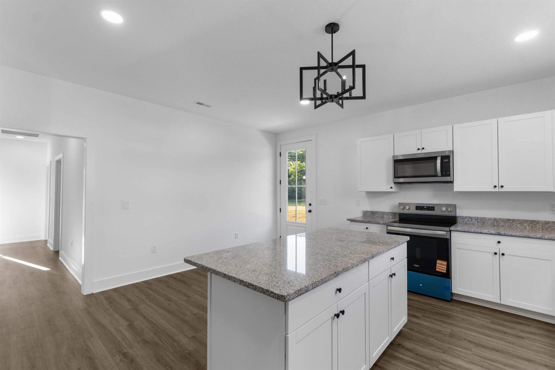 210 N Morgan Ave.  Photo 15