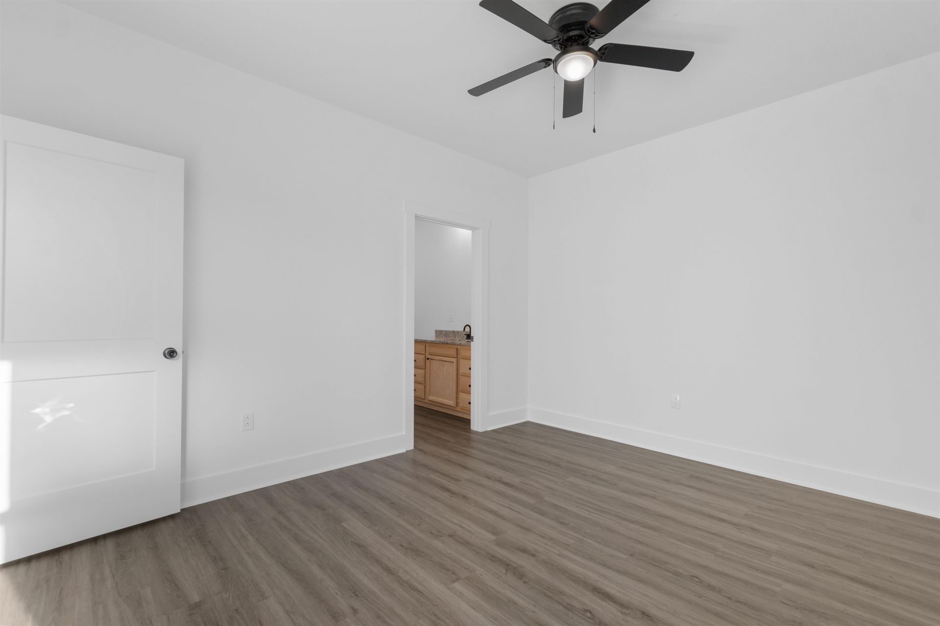 210 N Morgan Ave.  Photo 19