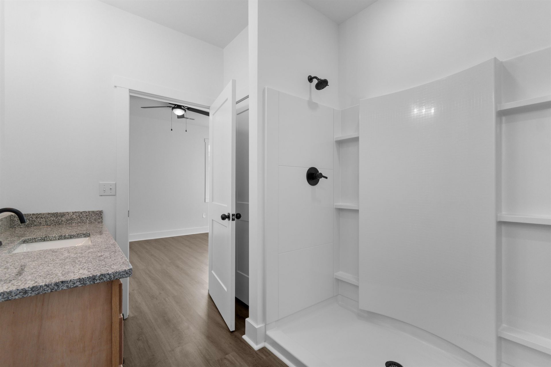 210 N Morgan Ave.  Photo 22