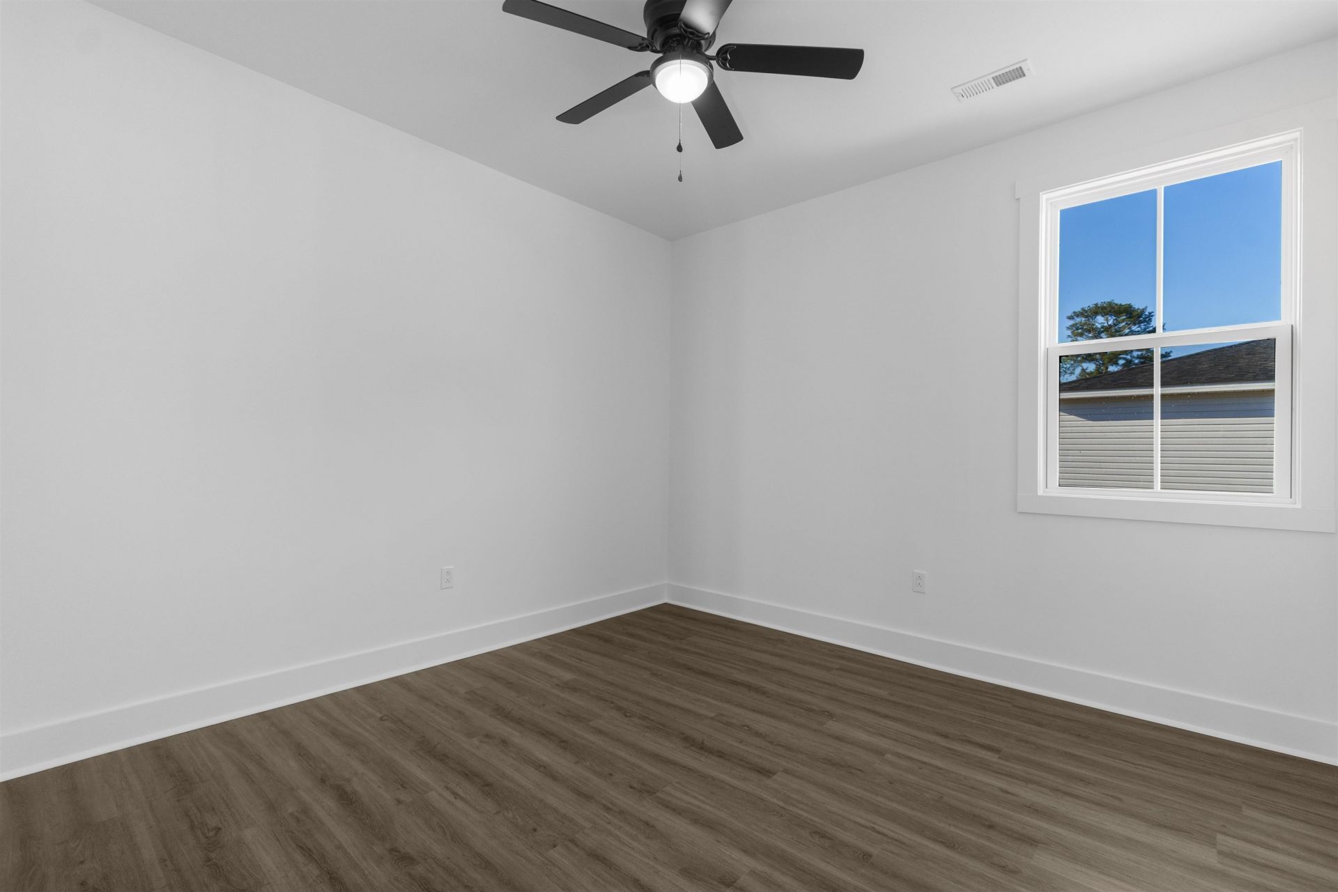 210 N Morgan Ave.  Photo 27