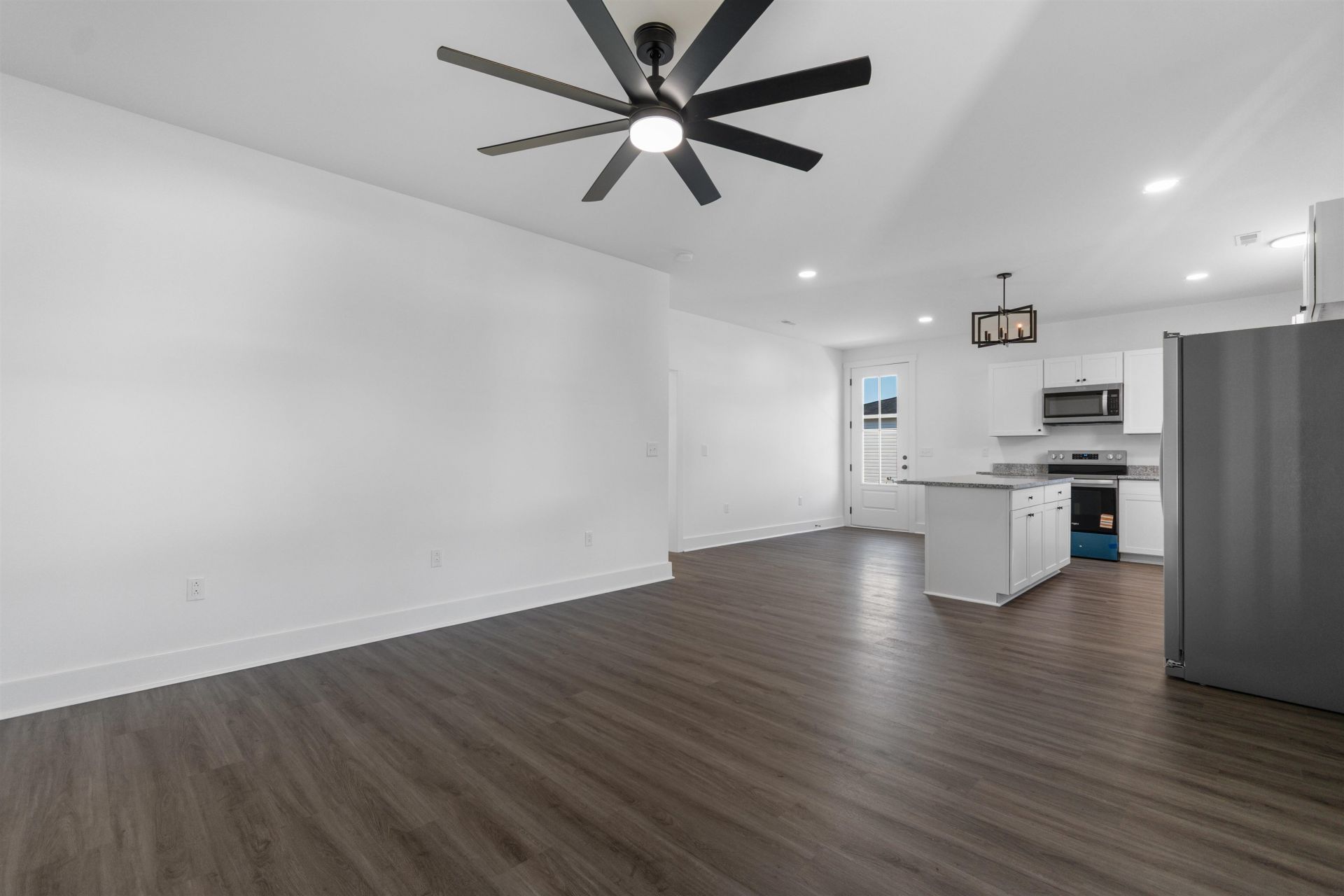 210 N Morgan Ave.  Photo 7