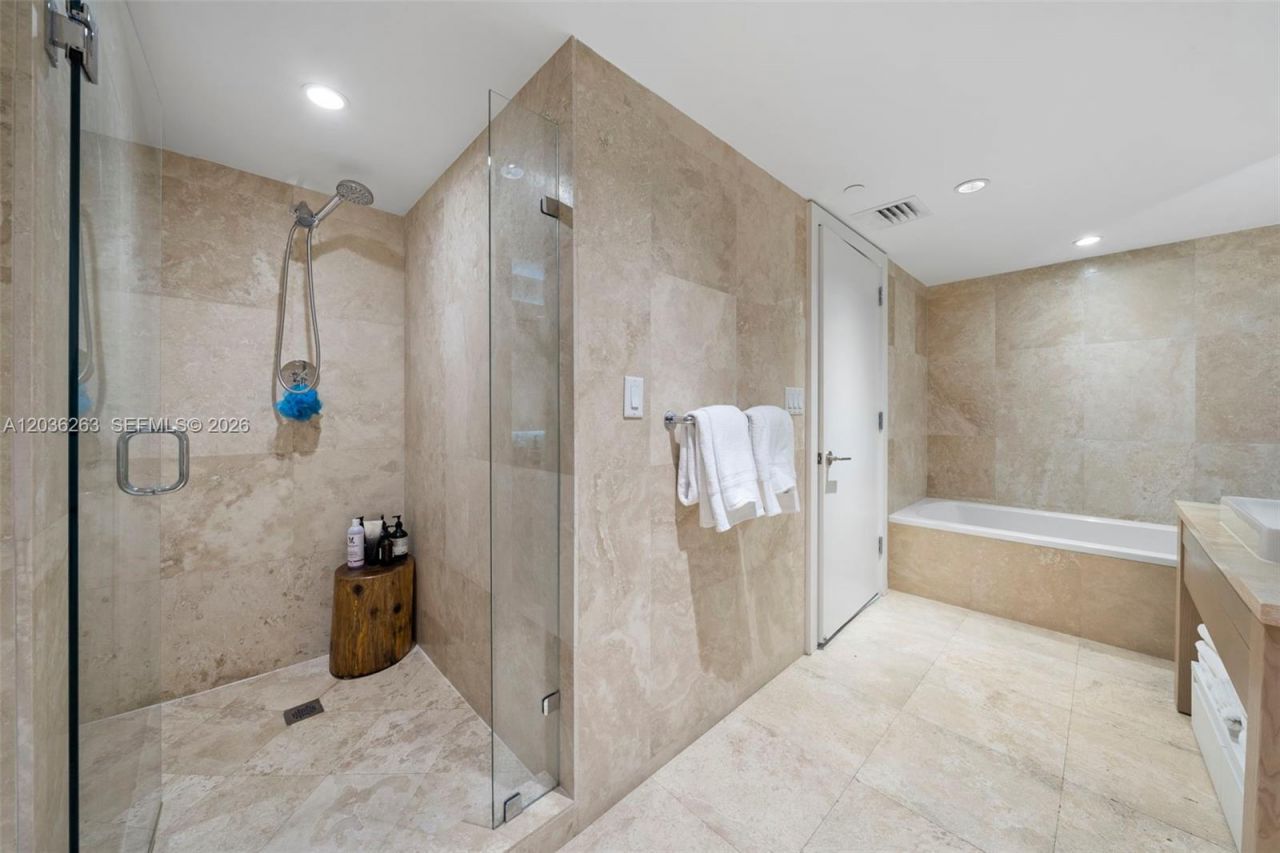 102 24th St , Unit 1210, Miami Beach, FL 33139 Photo