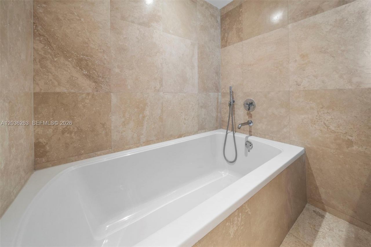 102 24th St , Unit 1210, Miami Beach, FL 33139 Photo