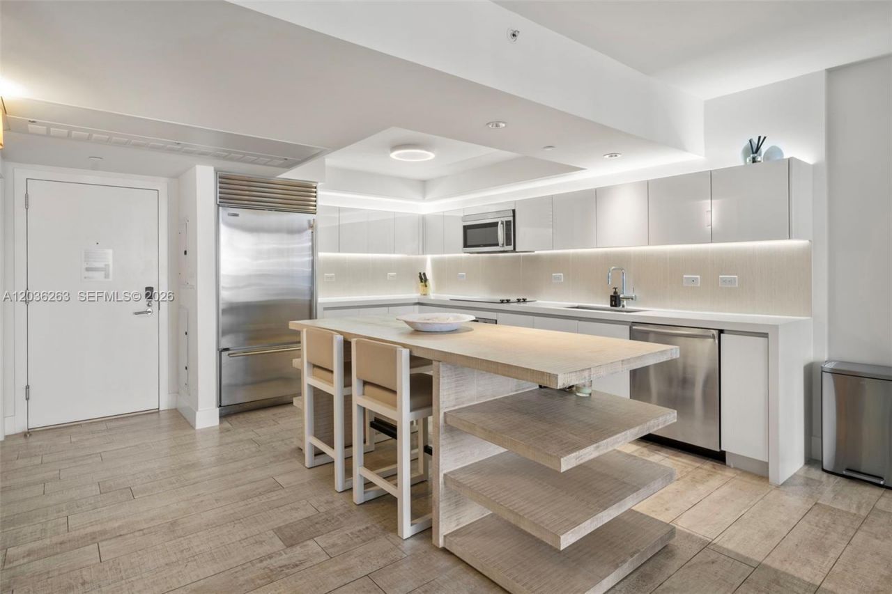 102 24th St , Unit 1210, Miami Beach, FL 33139 Photo