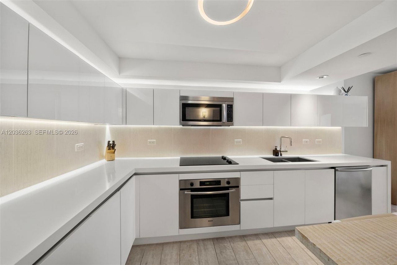 102 24th St , Unit 1210, Miami Beach, FL 33139 Photo
