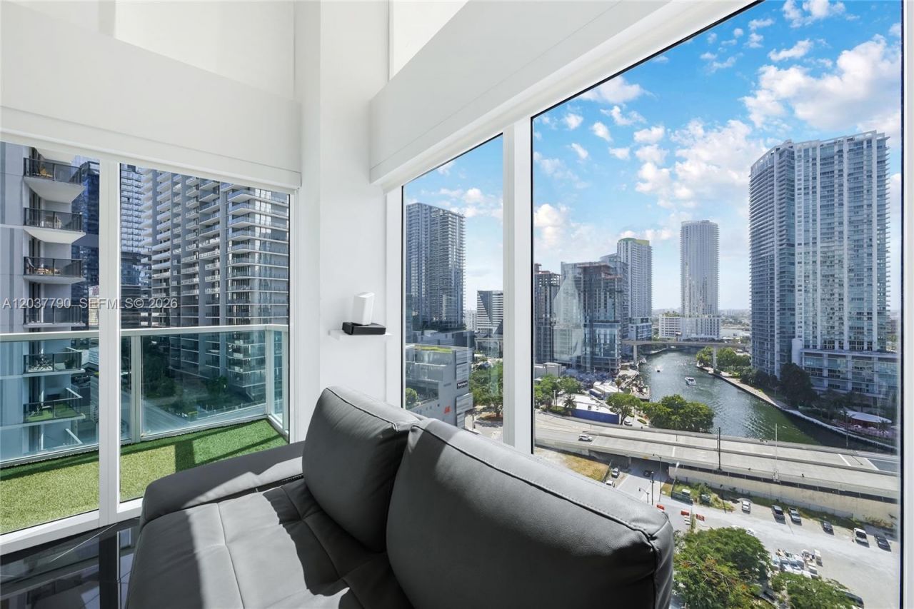 41 SE 5th St, Unit 1116, Miami, FL 33131 Main Photo