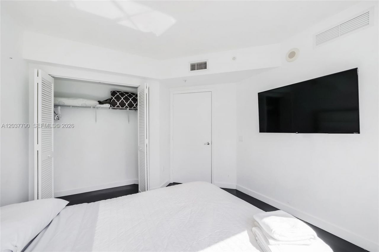 41 SE 5th St, Unit 1116, Miami, FL 33131 Photo