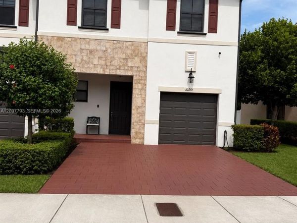 10251 W 32nd Ln, Unit 10251, Hialeah, FL 33018