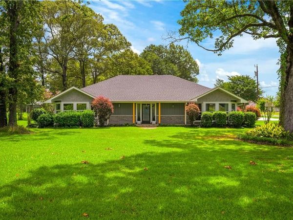 3904 STAPLES Road , Pineville, LA 71360