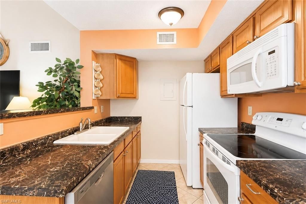 12591 Equestrian Cir, Unit 1210, Fort Myers, FL 33907 Photo