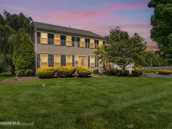 61 Cliffwood Drive, Allentown, NJ 08501
