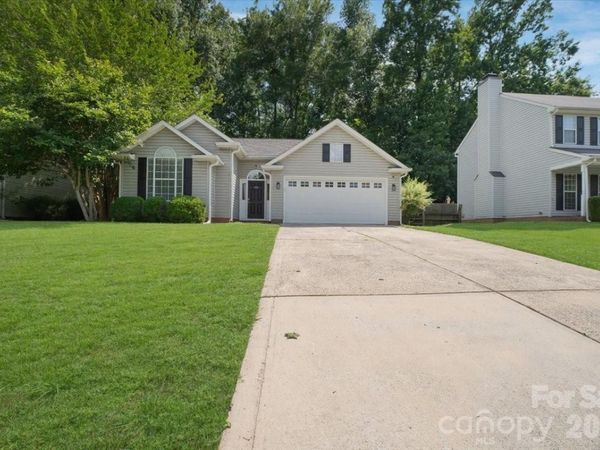 14136 Walkers Crossing Drive, Charlotte, NC 28273