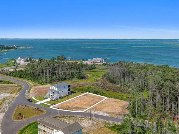 524 Freedom Park Road , Beaufort, NC 28516