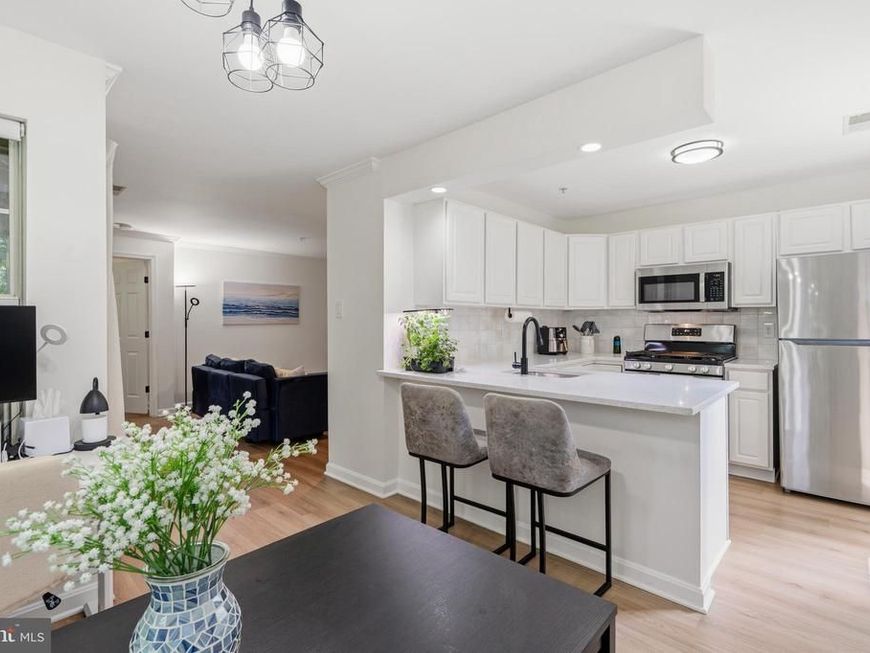 111 Timberbrook Lane, Unit 202, Gaithersburg, MD 20878 Main Photo
