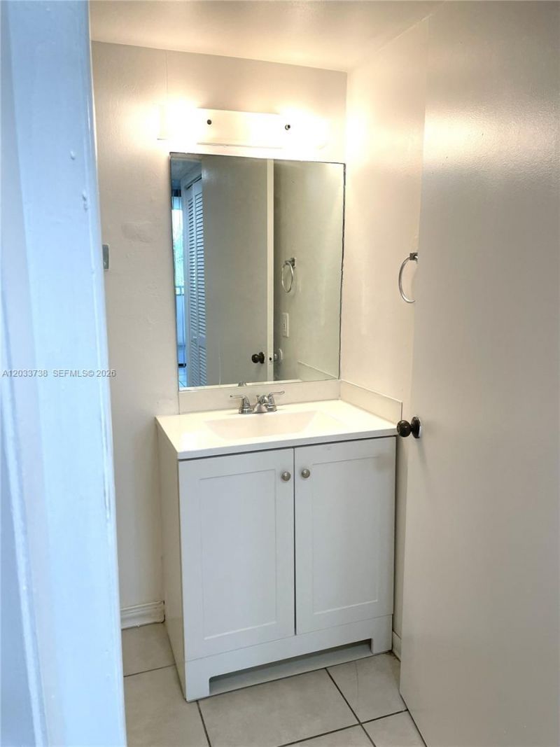 8255 SW 152nd Ave , Unit E-405, Miami, FL 33193 Photo