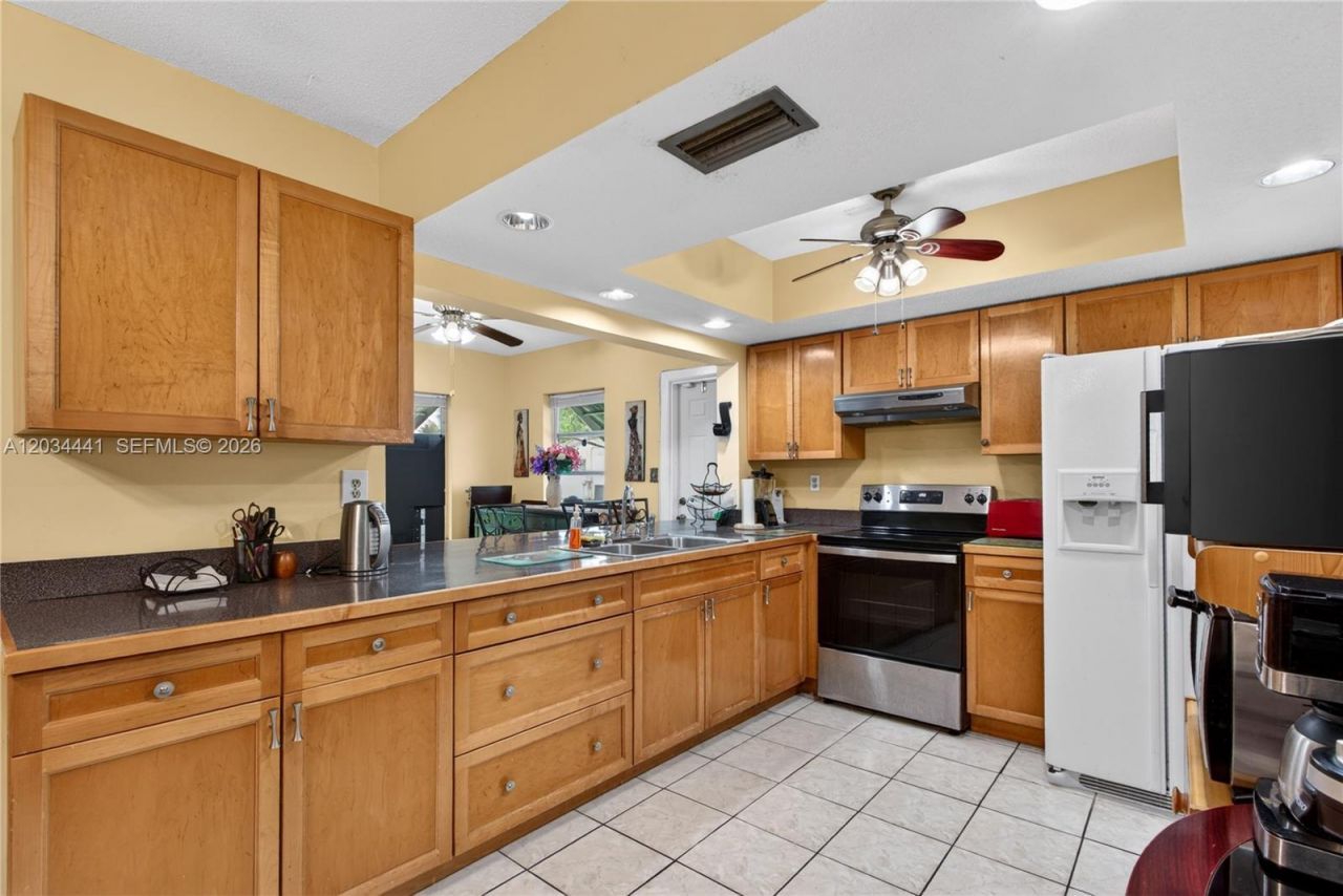 4271 NW 49th Ter , Lauderdale Lakes, FL 33319 Photo