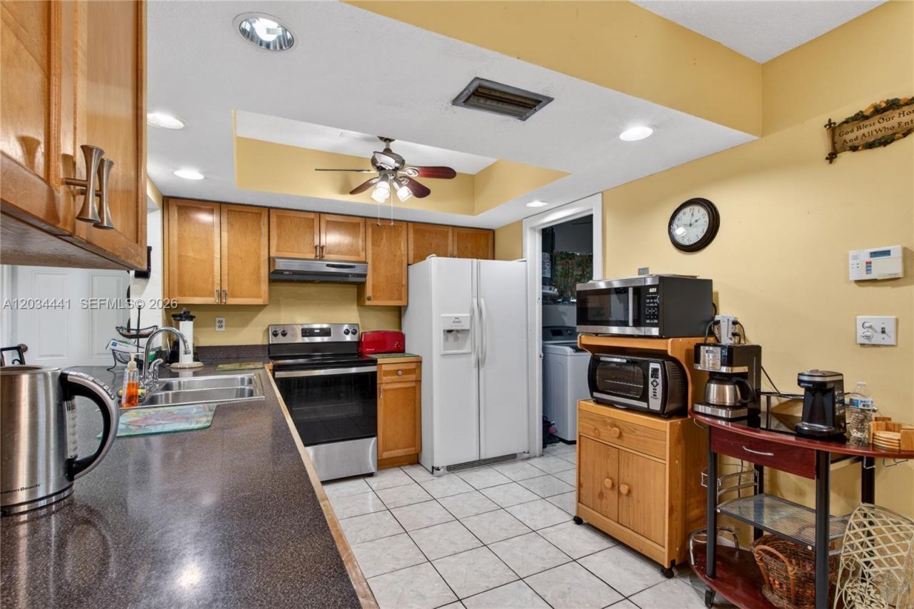 4271 NW 49th Ter , Lauderdale Lakes, FL 33319 Photo