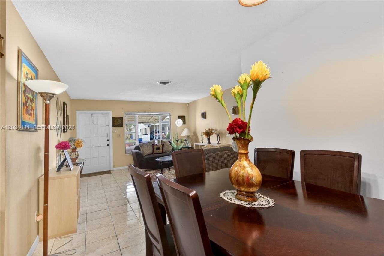 4271 NW 49th Ter , Lauderdale Lakes, FL 33319 Photo