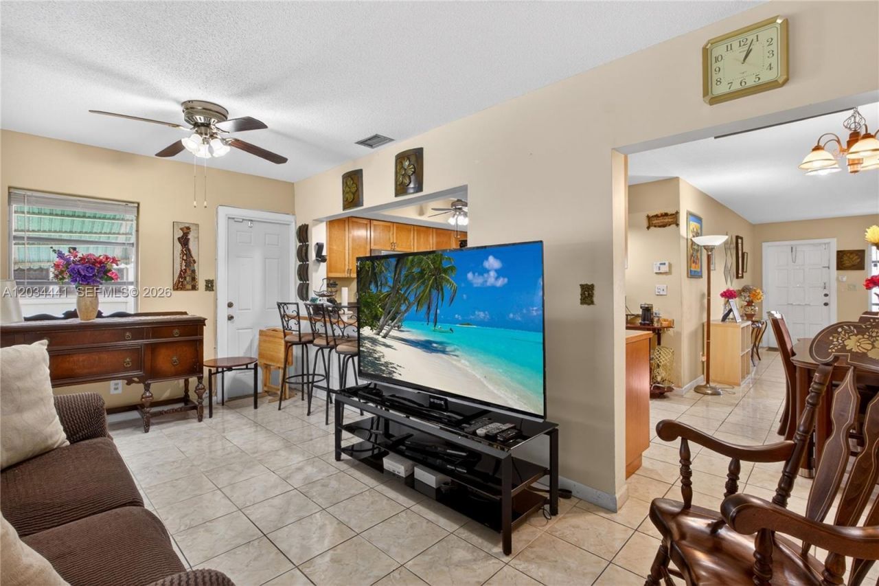 4271 NW 49th Ter , Lauderdale Lakes, FL 33319 Photo