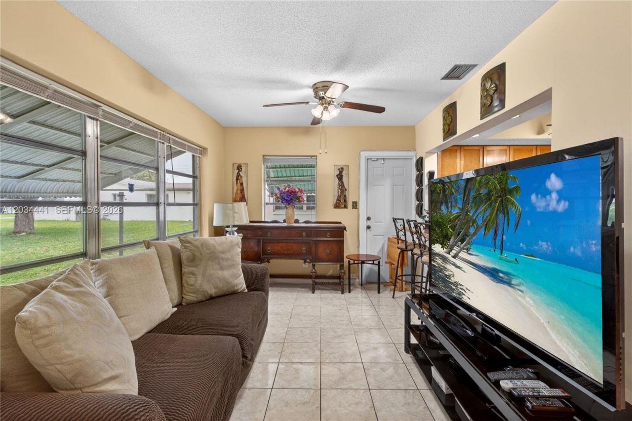 4271 NW 49th Ter , Lauderdale Lakes, FL 33319 Photo