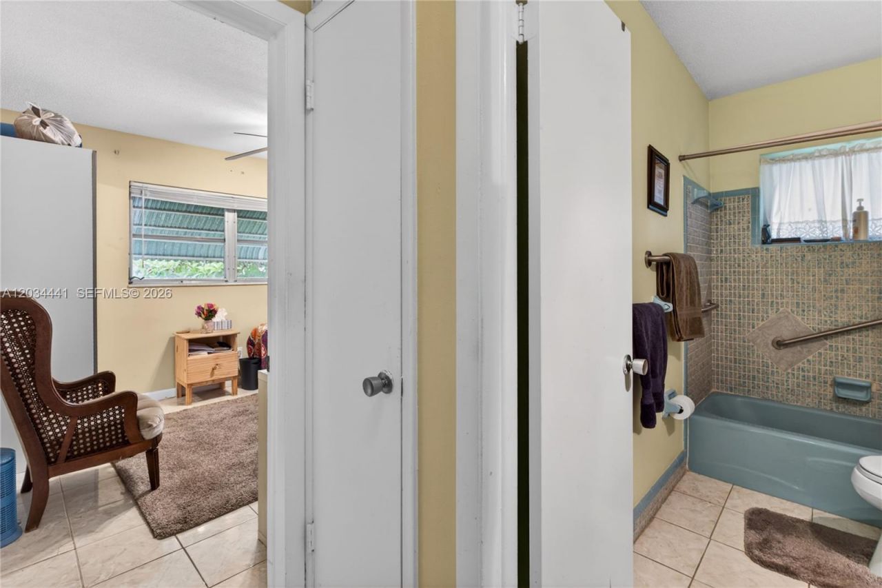 4271 NW 49th Ter , Lauderdale Lakes, FL 33319 Photo