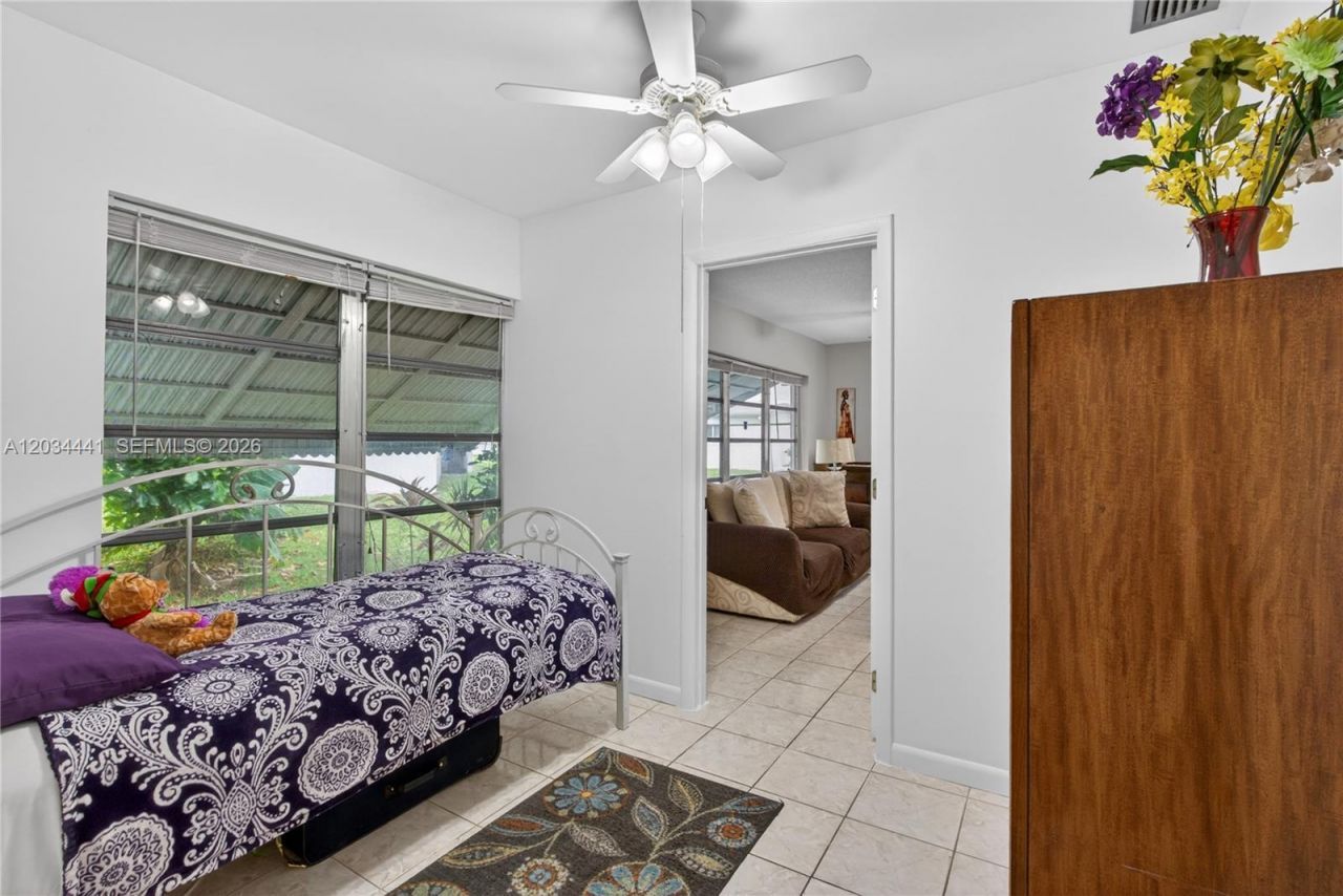 4271 NW 49th Ter , Lauderdale Lakes, FL 33319 Photo