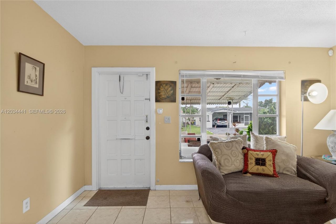 4271 NW 49th Ter , Lauderdale Lakes, FL 33319 Photo