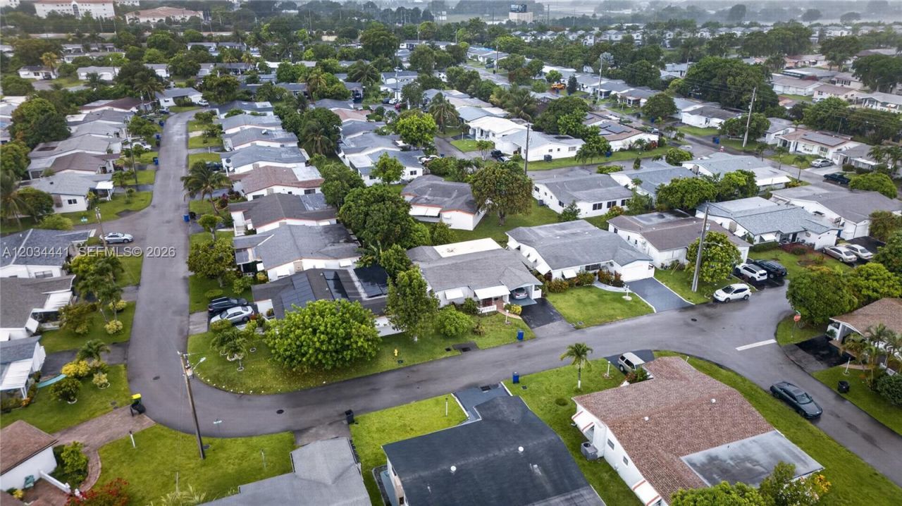 4271 NW 49th Ter , Lauderdale Lakes, FL 33319 Photo
