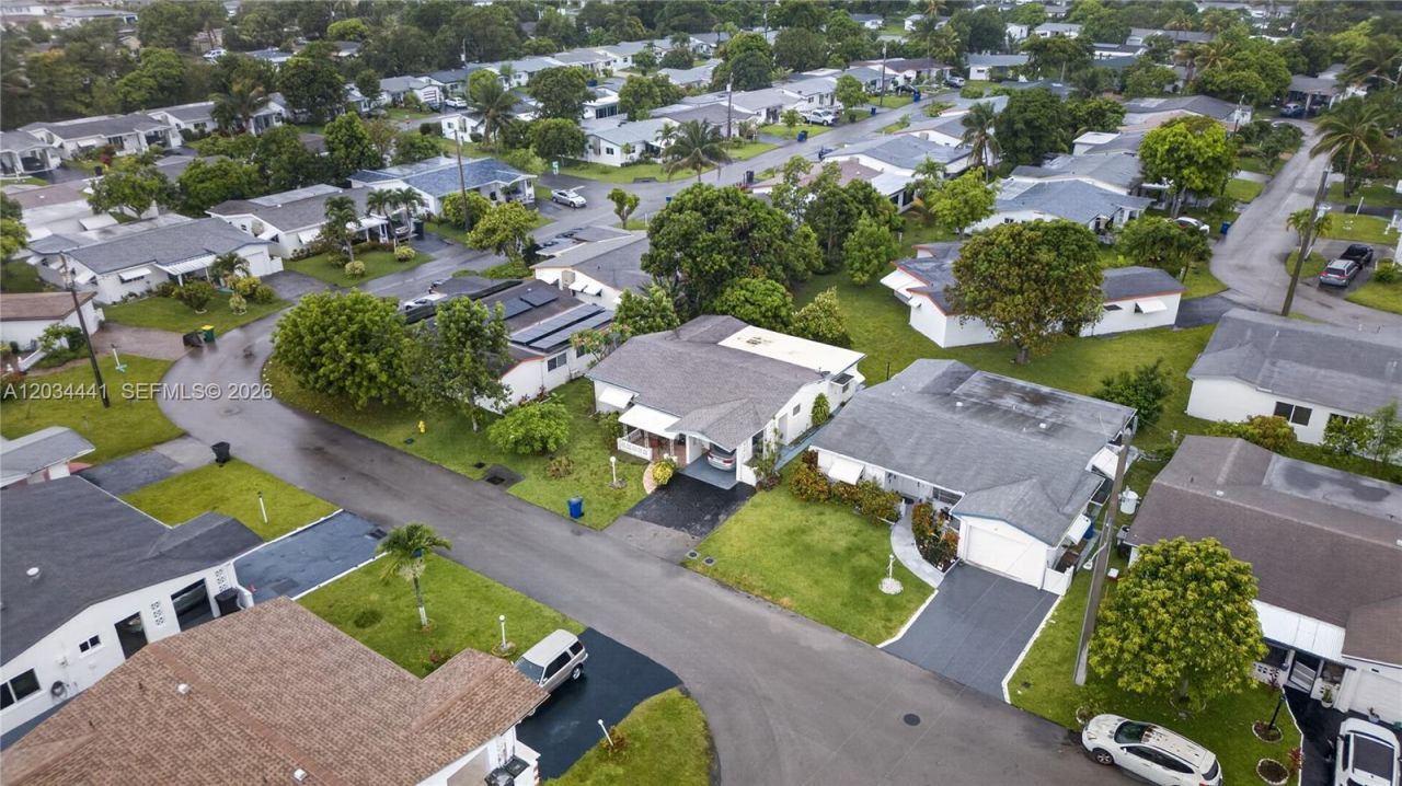 4271 NW 49th Ter , Lauderdale Lakes, FL 33319 Photo